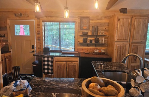 Indian Rock Springs Cabin | Charming 2-bedroom cabin with gorgeous mtn views, hot tub and fire pit!