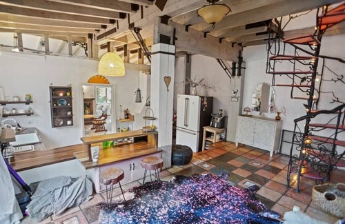 Topanga House | Charming 2-bedroom chateau with WiFi, fitness room in Topanga