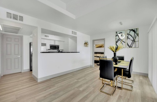 Spring Valley Condo | Charming 2-bedroom condo near to Strip