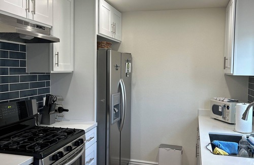 North Central Condo | Charming 2-bedroom condo in fabulous Pasadena with AC