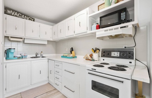 Northwest Calgary Condo | Charming 2-bedroom condo central NW