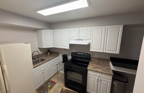 Bowie Condo | Charming 2-bedroom condo in brilliant Bowie with AC