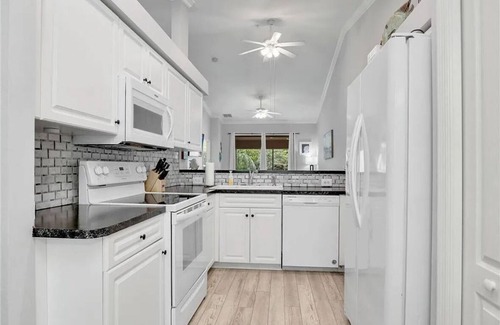 Estero Condo | Charming 2-bedroom condo with AC, WiFi in fabulous Estero