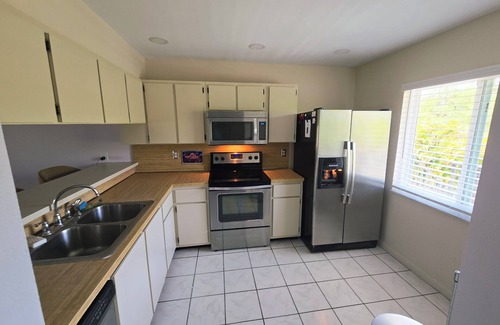 East Naples Condo | Charming 2-bedroom condo in delightful Naples with WiFi, AC