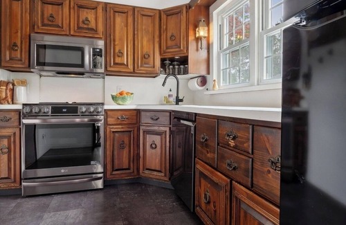 Fishkill Cottage | Charming 2-bedroom cottage in the Hudson Valley, close to Beacon