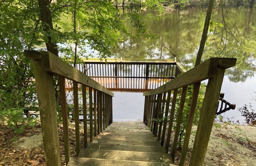 Sampson County Cottage | Charming 2-bedroom cottage with WiFi, AC near the Black River in Harrells