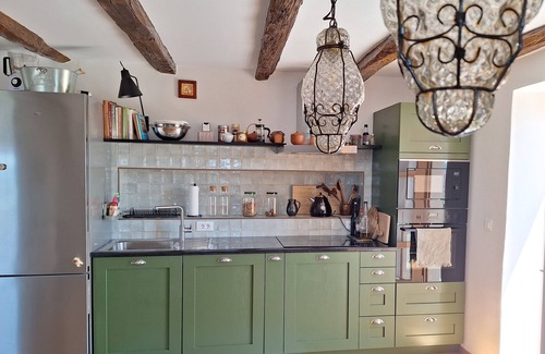 Oprtalj Cottage | Charming 2-bedroom cottage with swimmingpool in welcoming Oprtalj with WiFi, AC