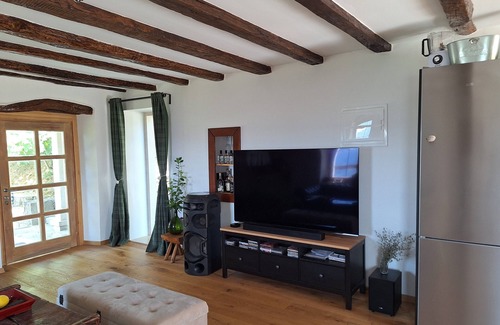 Oprtalj Cottage | Charming 2-bedroom cottage with swimmingpool in welcoming Oprtalj with WiFi, AC