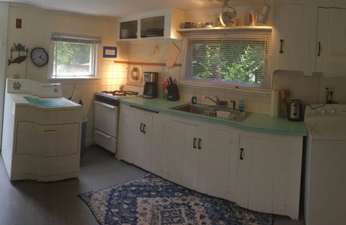 Eastham Cottage | Charming 2-bedroom cottage in lovely Eastham with AC, WiFi