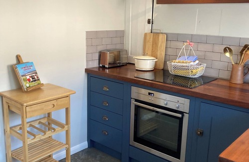 West Mersea House | Charming 2-bedroom terraced house in quaint West Mersea