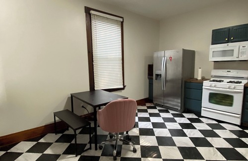 Covington House | Charming 2-bedroom house with WiFi, off street parking and side yard.