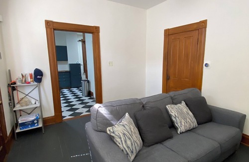 Covington House | Charming 2-bedroom house with WiFi, off street parking and side yard.