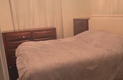 Valinda House | Charming 2-bedroom house in delightful La Puente with WiFi, fitness equipment