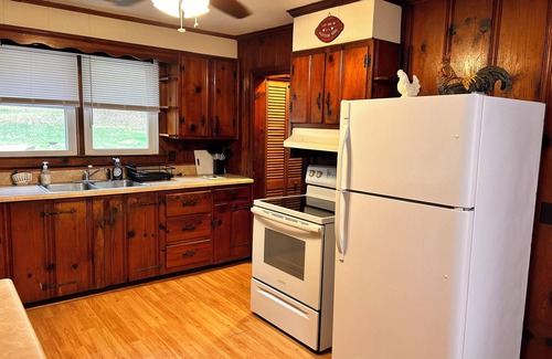 Millboro House | Charming 2-bedroom house near Millboro/Clifton Forge VA with WiFi
