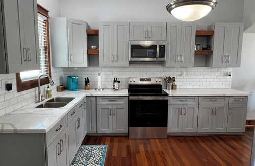 Palacios House | Charming 2-bedroom house in Palacios.