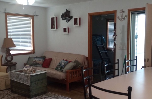 Checotah House | Charming 2-bedroom house with WiFi, AC near peaceful Lake Eufaula