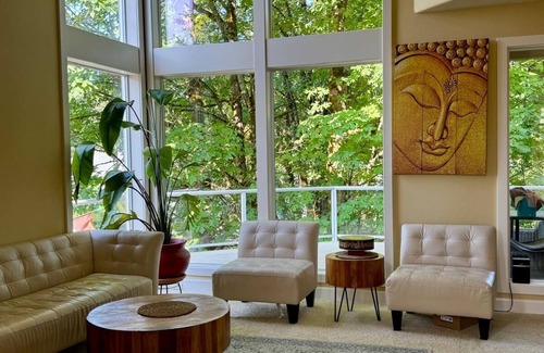 Pleasant Valley House | Charming 2-bedroom house in marvelous Portland with WiFi, AC