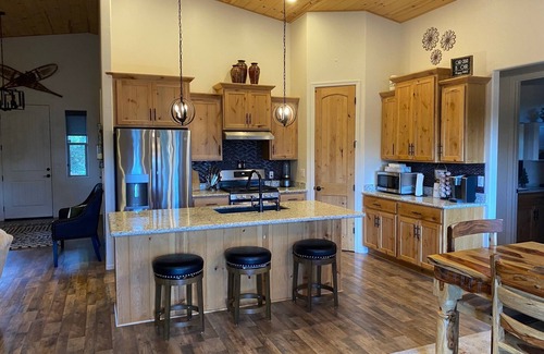 Show Low House | Charming 2-bedroom house with WiFi, AC in superb Show Low