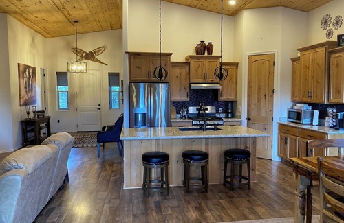 Show Low House | Charming 2-bedroom house with WiFi, AC in superb Show Low