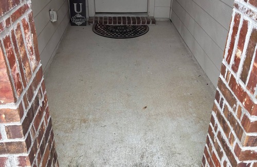 Aubrey House | Charming 2-bedroom house with HVAC in Aubrey