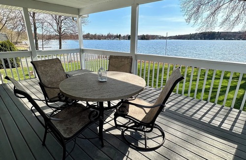 Bolton House | Charming 2-bedroom house located on Bolton Lake