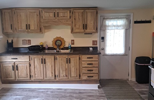 Gladwin House | Charming 2-bedroom lakefront house