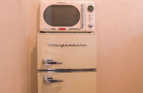 North Austin Civic Association Condo | Charming 2-bedroom near Q2 & The Domain