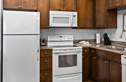 Solvang Apartment | Charming 2-bedroom queen in wonderful Solvang