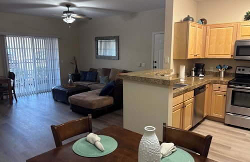 La Reserve Parcel Condo | Charming 2-bedroom Resort style condo with AC, pool, fitness room in Oro Valley