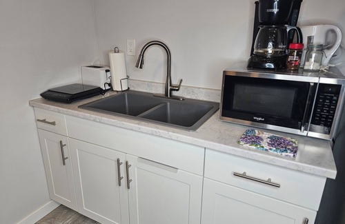 Winnipeg House | Charming 2-Bedroom Retreat in Tranquil Bonavista Area