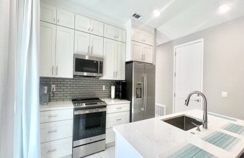 Niceville House | Charming 2-bedroom townhome in peaceful Niceville - room for boat and RV parking