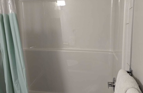 Evanston House | Charming 2-bedroom townhome in marvelous 215 with WiFi, AC