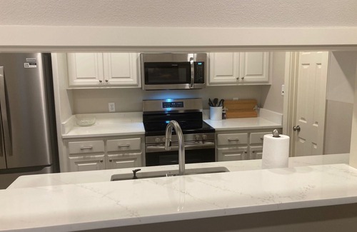 Highlands - Perkins Condo | Charming 2-bedroom condo with WiFi, AC in cool Baton Rouge