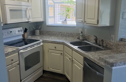 Ocean Side Village Condo | Charming 2 bedroom BeachClub condo in Indialantic. Includes washer/dryer in unit