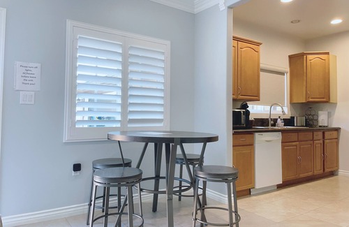 Westminster House | Charming 2-bedroom guesthouse family friendly near Disneyland/LittleSaigon
