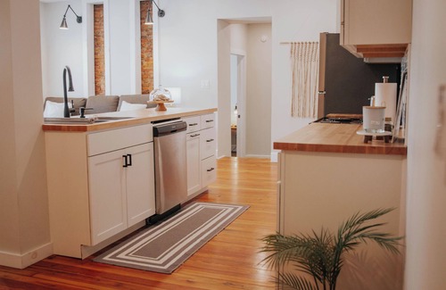 Mifflinburg Apartment | Charming 2-bedroom apartment with AC, WiFi in lovely Mifflinburg