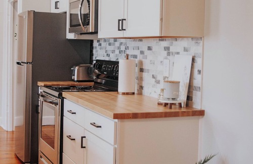 Mifflinburg Apartment | Charming 2-bedroom apartment with AC, WiFi in lovely Mifflinburg