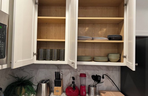 University City Apartment | Charming 2-bedroom apartment in fabulous Philadelphia with In-Garage Parking