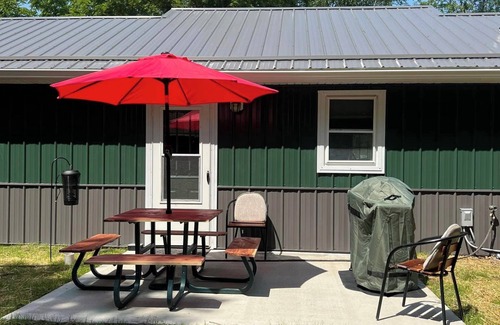 Florida House | Charming 2-bedroom house at Mark Twain Lake