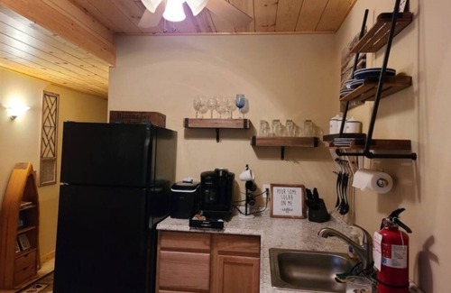 Williamsburg House | Charming 2-bedroom 1,200 sqft Countryside Suite, sleeps 8.