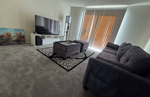 Halethorpe House | Charming 2-bedroom townhome with AC, WiFi in lovely Baltimore Highlands