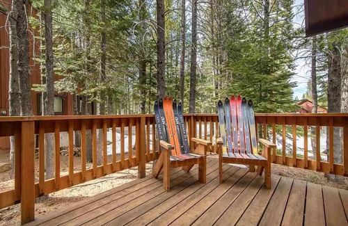 Truckee House | Charming 2B2B cabin home in enchanting Truckee. Perfect vacation get-a-way.