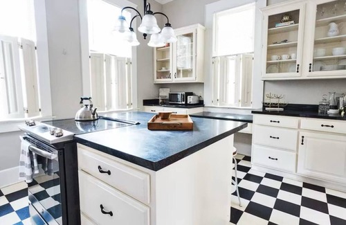 Old Shandon House | Charming 2Bed 2Bath - Bungalow - Shandon