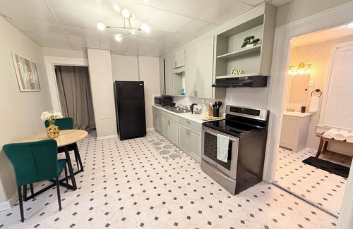 Downtown Rochester House | Charming 2bed w office by University of Rochester, Strong Memorial and hospitals