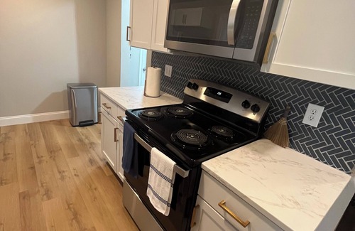 Springfield House | Charming 2BR Home in Springfield with AC near Fairgrounds & Hospital