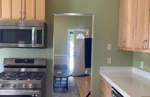 East Central House | Charming 2BR Near Trolley Squaren