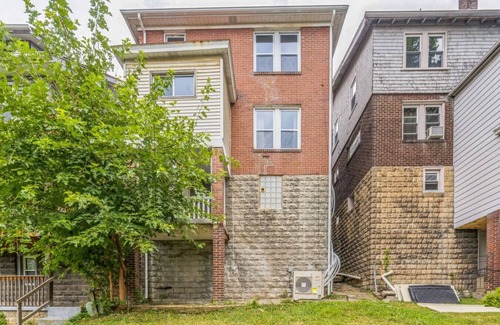 Forest Hills House | Charming 3-Bdrm in Pittsburgh