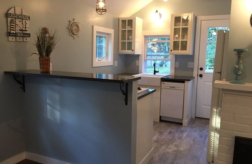 Dennis Port Cottage | Charming 3 bdrm - walk to beach - cozy fireplace.
