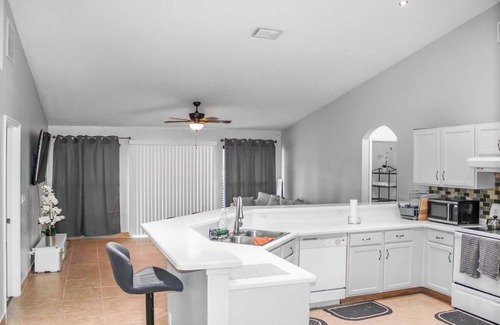 Port Saint Lucie House | Charming 3-bedroom house in lovely Port Saint Lucie with AC