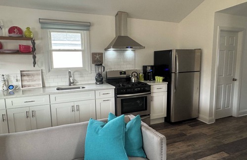 Wall Cottage | Charming 3-Bed Beach Cottage with Parking. Just a Stroll to the Sand.